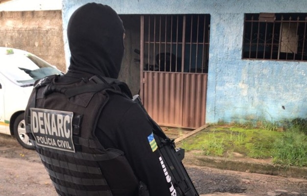 Jovem é morto a tiros dentro de loja de conveniência em Formosa