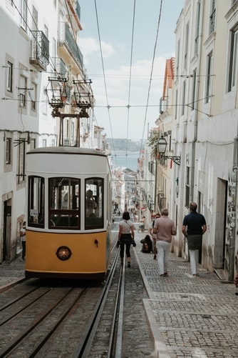 Uso de máscara deixa de ser obrigatório em Portugal