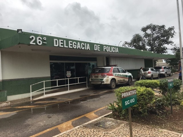 Mulher foge após esfaquear marido, no DF