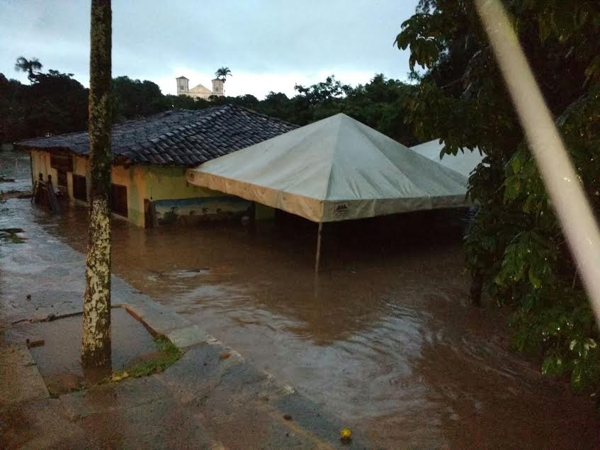 Pirenópolis tenta se reconstruir depois do vendaval
