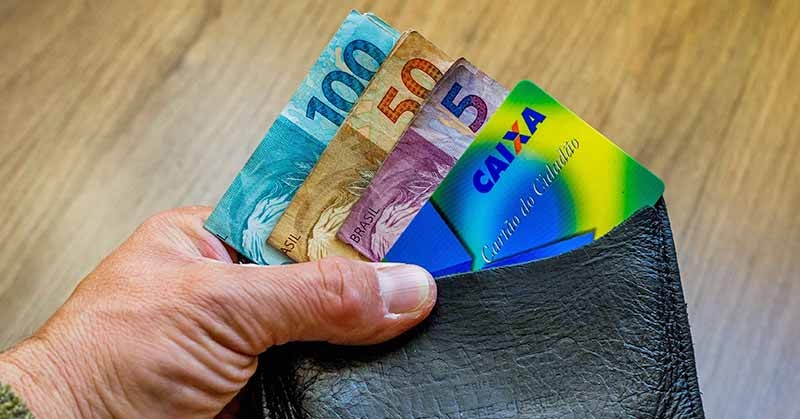 Saques do abono salarial 2016 e 2017 começam nesta quinta-feira