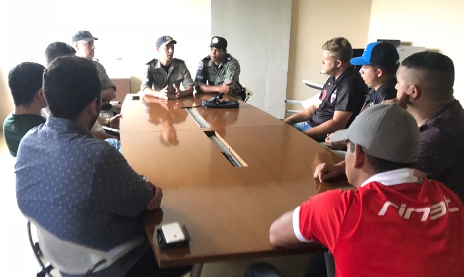PM se reúne com membros de torcidas organizadas para discutir medidas de segurança para temporada 2018