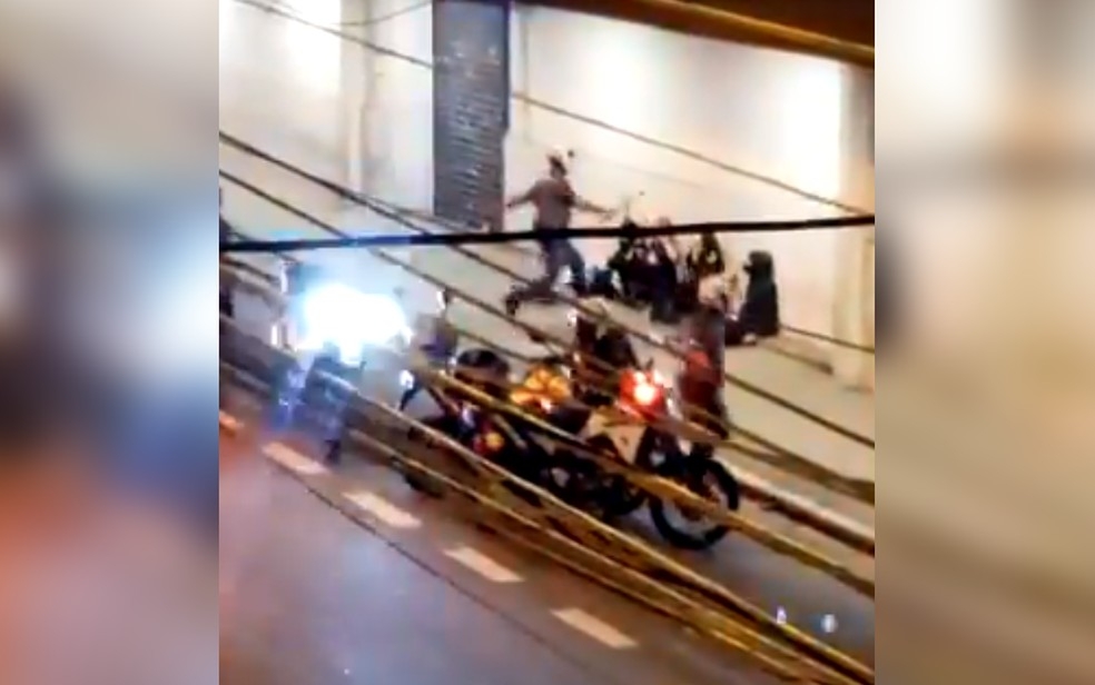Vídeo mostra correria e agressões após protesto em SP