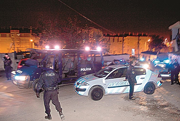 Policiais matam brasileira a tiros por engano em Lisboa