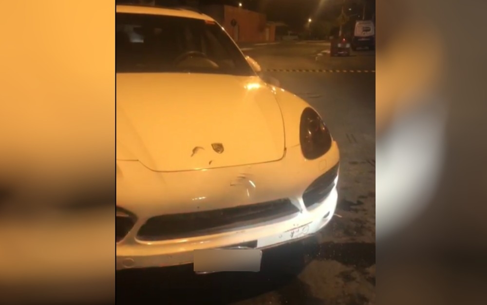 Policial é suspeito de atirar contra carro de luxo em pastelaria de Goiânia