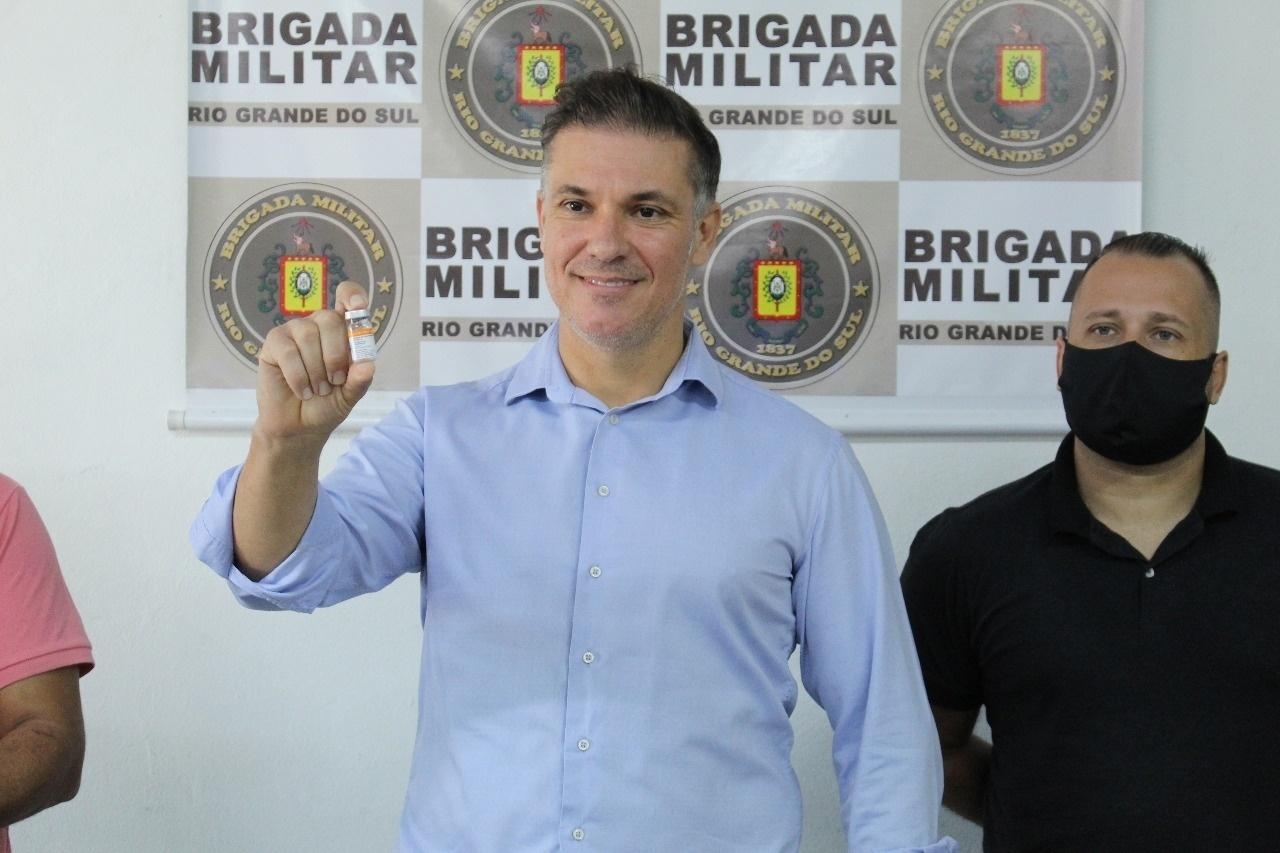 No RS, prefeito de Bagé é investigado por alterar fila da vacina