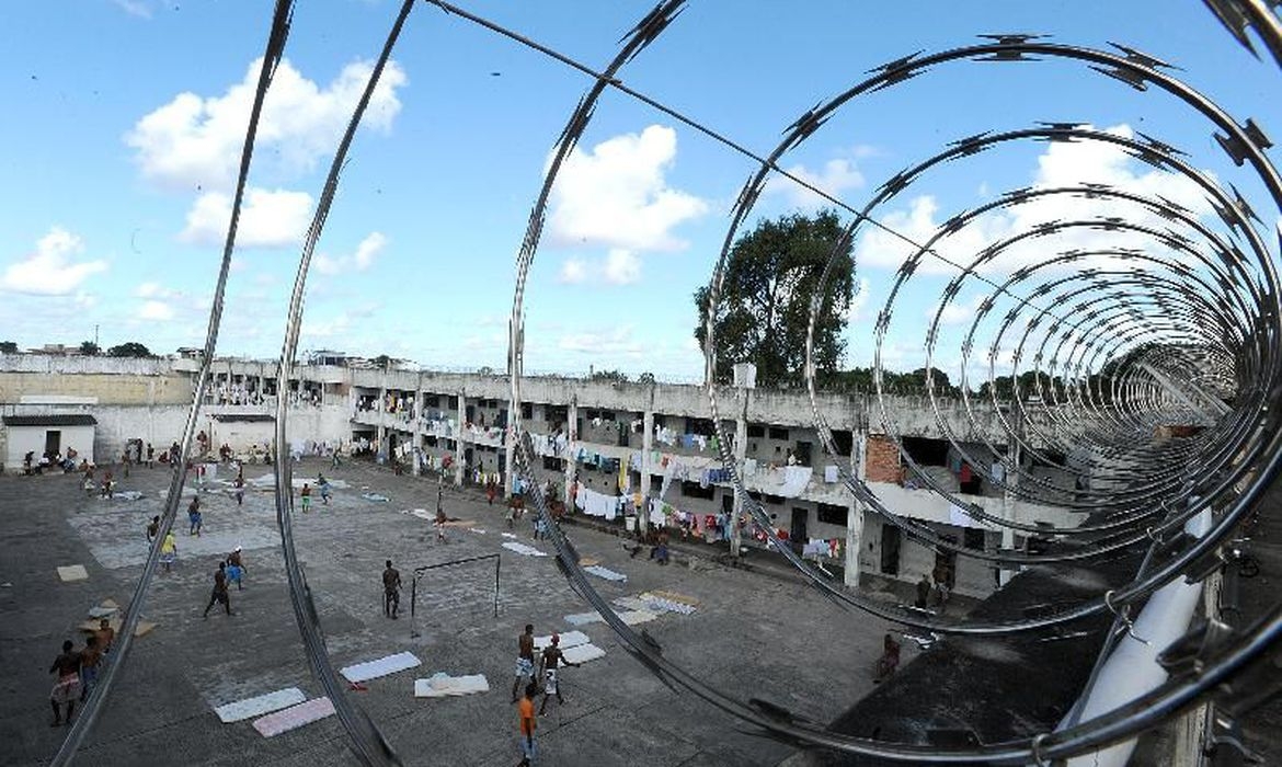 Sem saidinha: proposta que encerra saídas temporárias de presos é aprovada pela Câmara