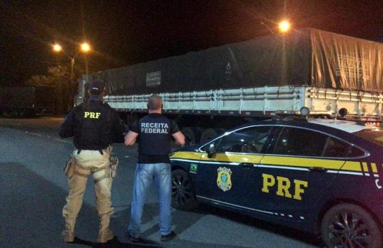 PRF e Polícia Civil prenderam integrantes de quadrilha especializada em roubo de veículos de carga