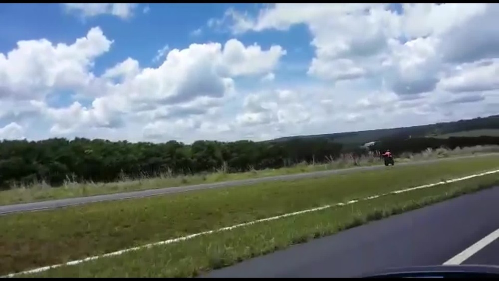 Médico do SAMU acalma paciente ao som de Mano Walter em Goiás