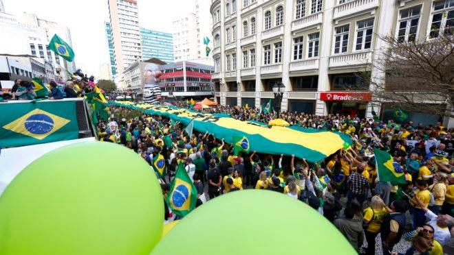 Manifestações pró-governo são adiadas por causa do coronavírus