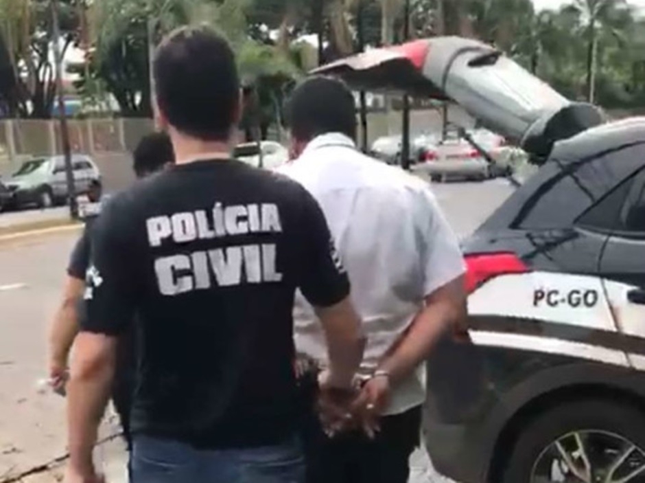 Suspeitos de fazer parte de quadrilha que roubava caminhonetes são presos