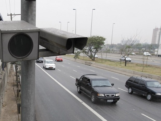Motoristas que reduzem velocidade somente nas proximidades dos radares serão fiscalizados