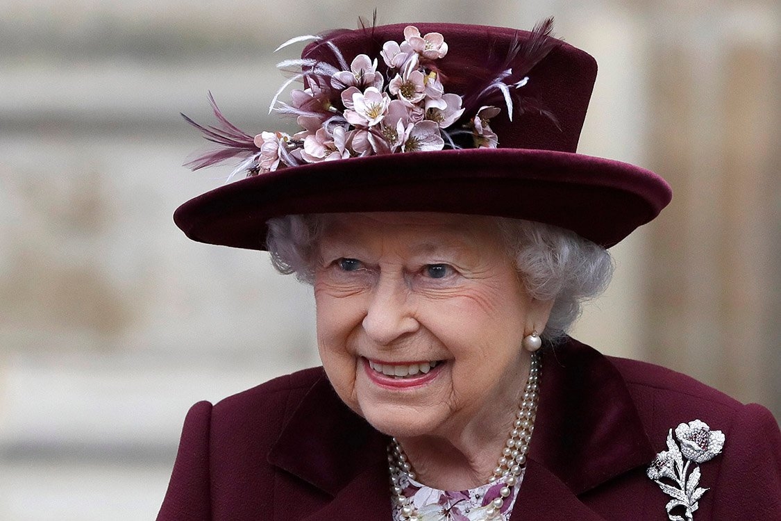 Rainha Elizabeth sente 'desconforto' e não irá a missa em sua homenagem