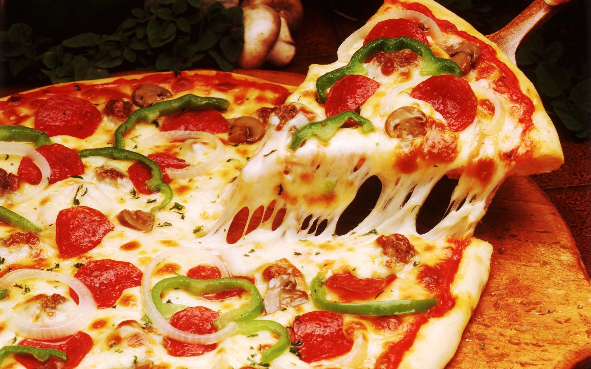 Chef italiano diz que comer uma pizza por dia ajuda a emagrecer