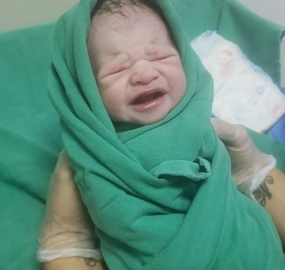 Mulher dá luz durante engarrafamento em Goiânia