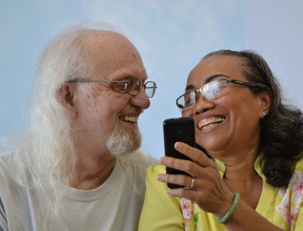 Veterano de guerra e namorada vietnamita se reencontram depois de quase 50 anos