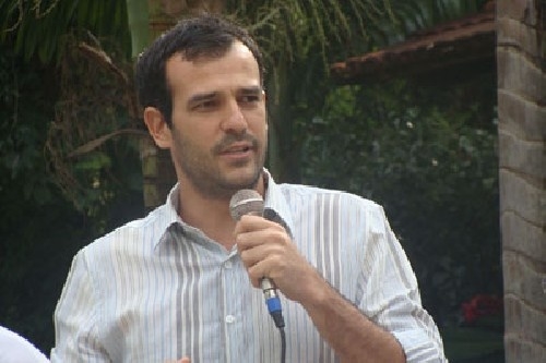Renato de Castro troca PT pelo PMDB