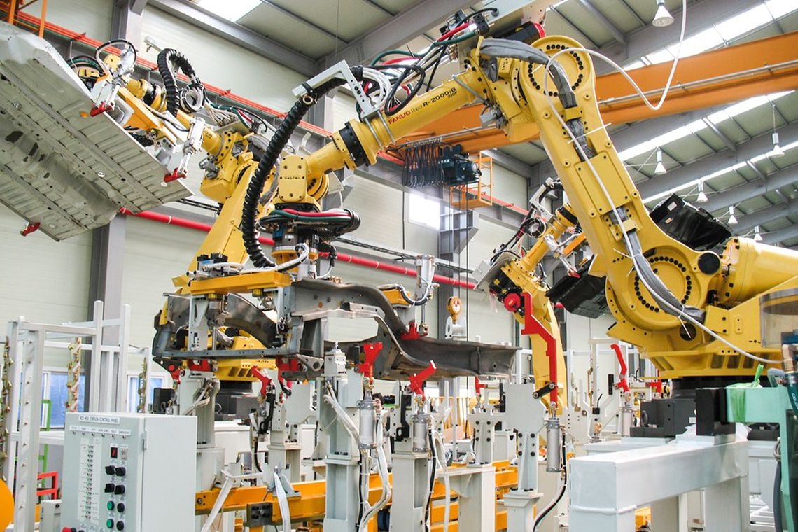 Vendas mundiais de robôs industriais batem recorde