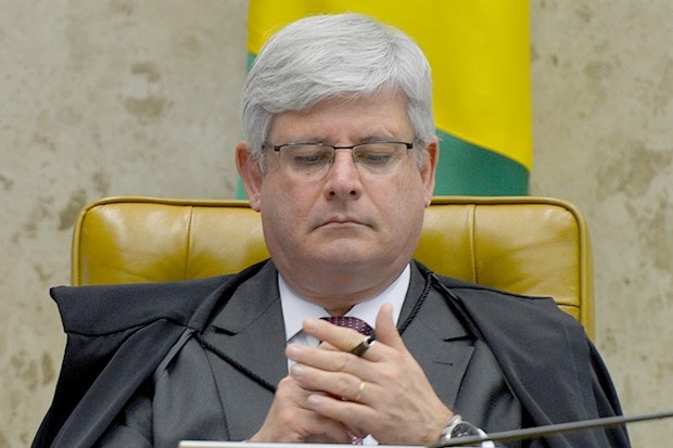Homem é suspeito de enganar estudantes de medicina para furtar celulares no HC