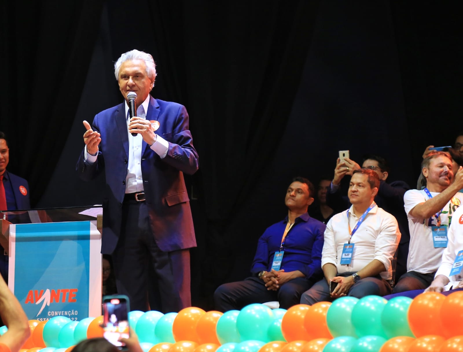 Avante e Pros confirmam apoio à reeleição de Caiado