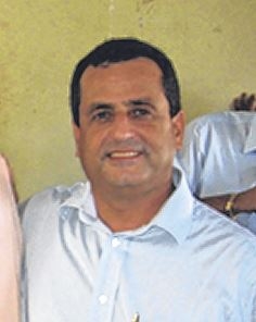 Justiça bloqueia bens de ex-prefeito