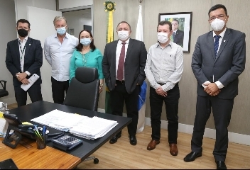 Nelto em encontro com Pazuello: mais equipamentos para novo Hospital das Clínicas da UFG