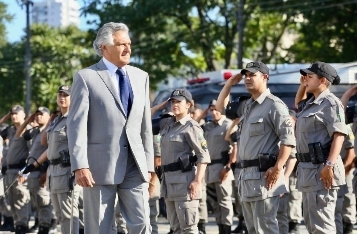 Caiado anuncia promoção de 1.985 militares para 1ª classe, com salários de R$ 6,3 mil