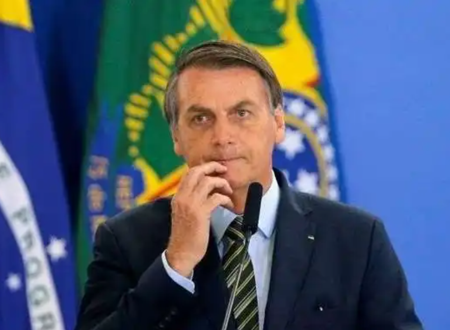 Presidente sentencia: "pelo que sei, menos da metade [população] vai tomar vacina"