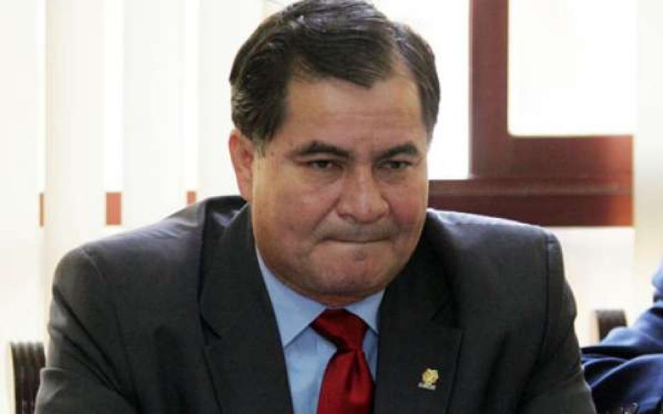 Avião com ex-senador boliviano cai em Goiás