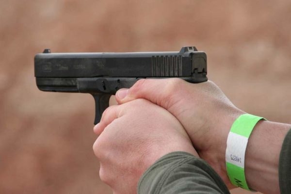 Homem é assassinado em escolinha de futebol no Residencial Morumbi, em Goiânia