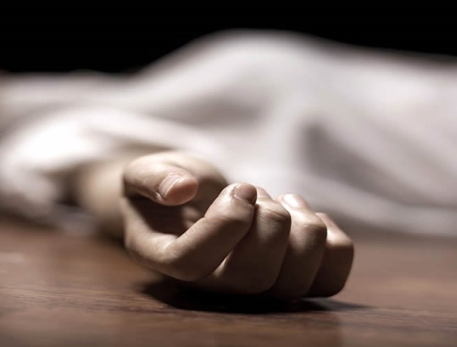 Covid-19: Filho carrega mãe nos braços e  pede socorro momentos antes dela morrer