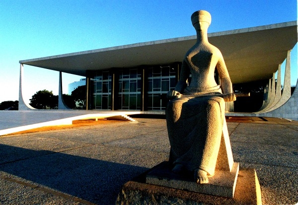 Caminhoneiros voltam a discutir tabela do frete mínimo no STF