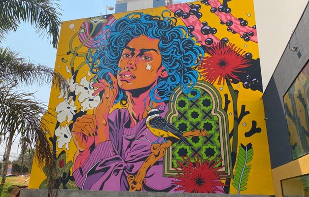 Bicicleta sem Freio enfeita Goiânia com psicodelia inspirada na art pop