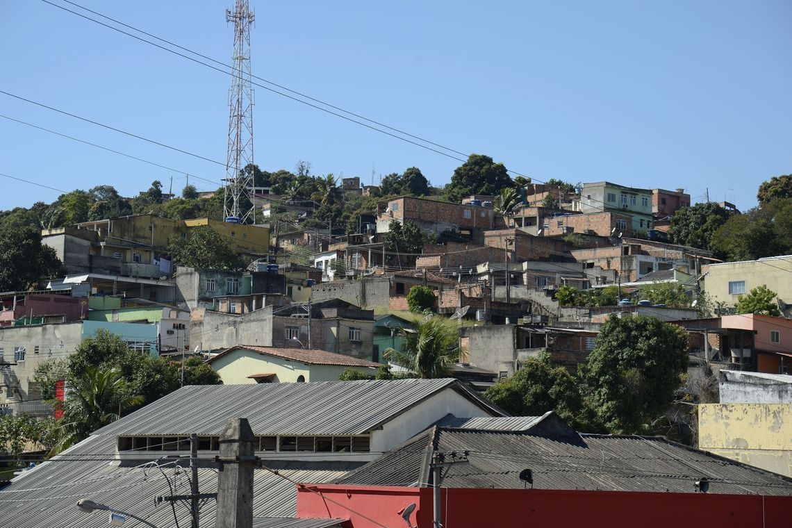 Polícia localiza cemitério clandestino usado por milícia