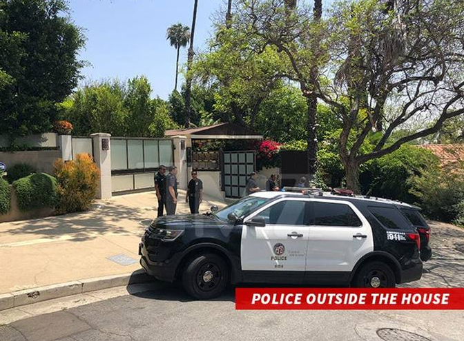 Homem invade e passa a noite em casa de Rihanna em Hollywood