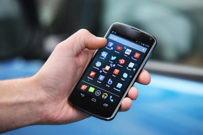 Celulares irregulares serão bloqueados a partir do dia 8 de dezembro, alerta Procon