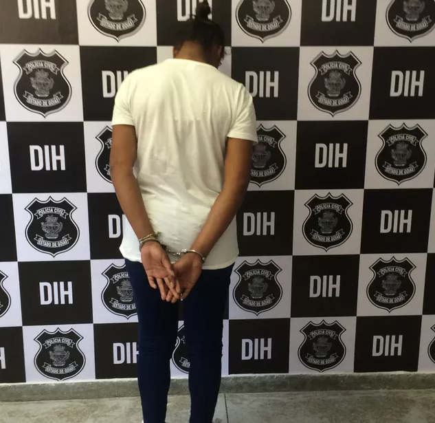 Travesti suspeita de matar traficante após briga em bar é presa em Goiânia
