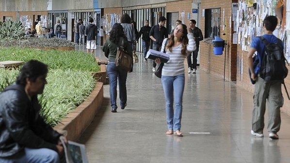 Alunos com maior renda podem passar a pagar por universidade pública