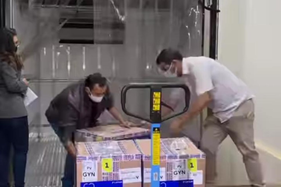 Goiás recebe mais de 21 mil doses da vacina Pfizer