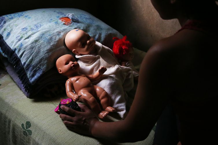 A maternidade fora do cárcere