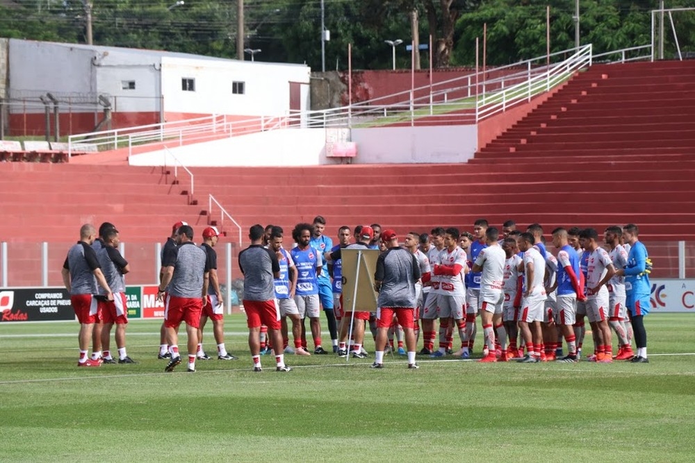 Vila Nova e Goiânia se enfrentam no “clássico dos desesperados”
