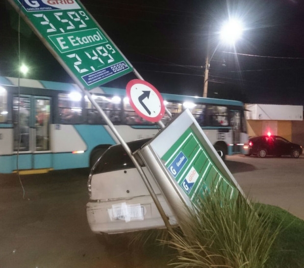 Ex-vereador de Valparaíso bate carro ao tentar fugir da polícia