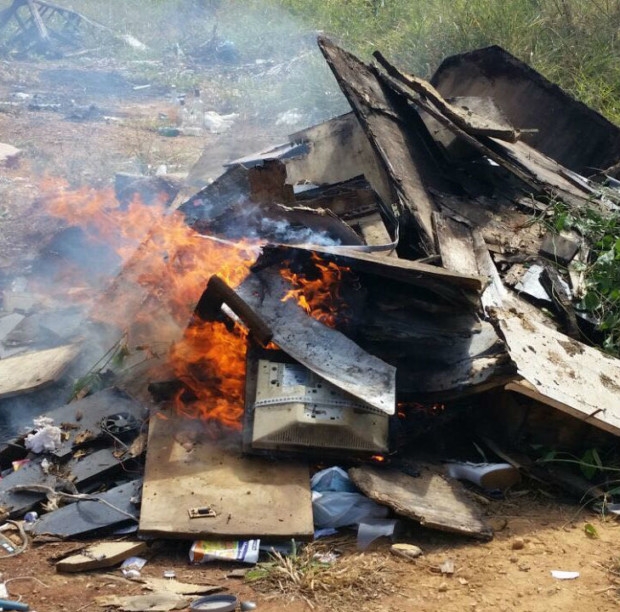 DDP de Cidade Ocidental incinera 100 caça-níqueis