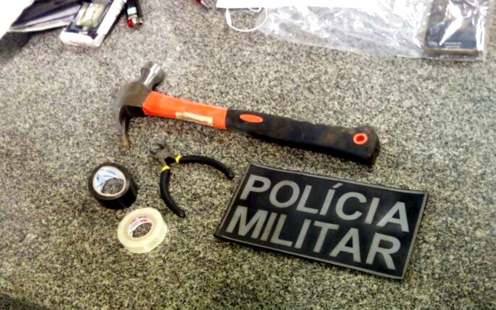 Corretora de imóveis é agredida a golpes de martelo por cliente durante visita
