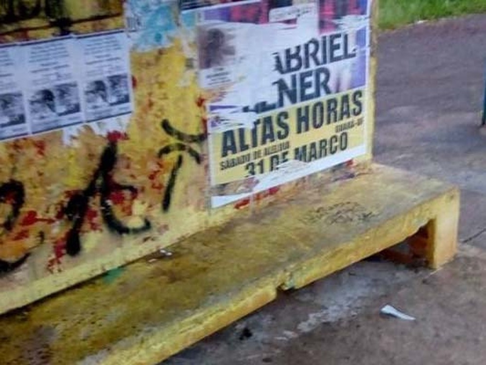 Bebê é encontrado dentro de caixa de papelão em ponto de ônibus