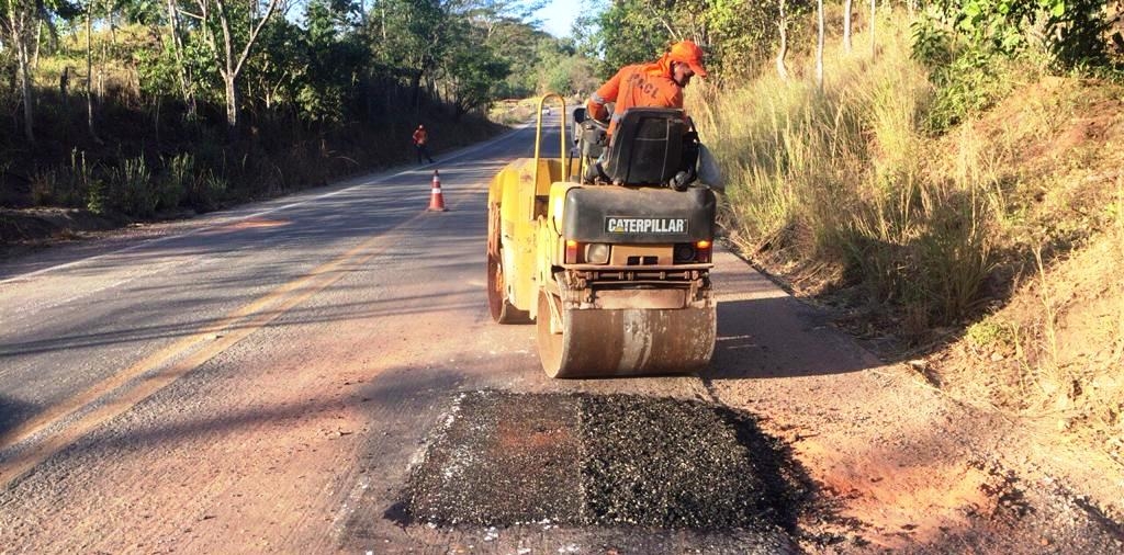 Trecho crítico da GO-070, entre Goiás e Itapirapuã, começa a receber reparos