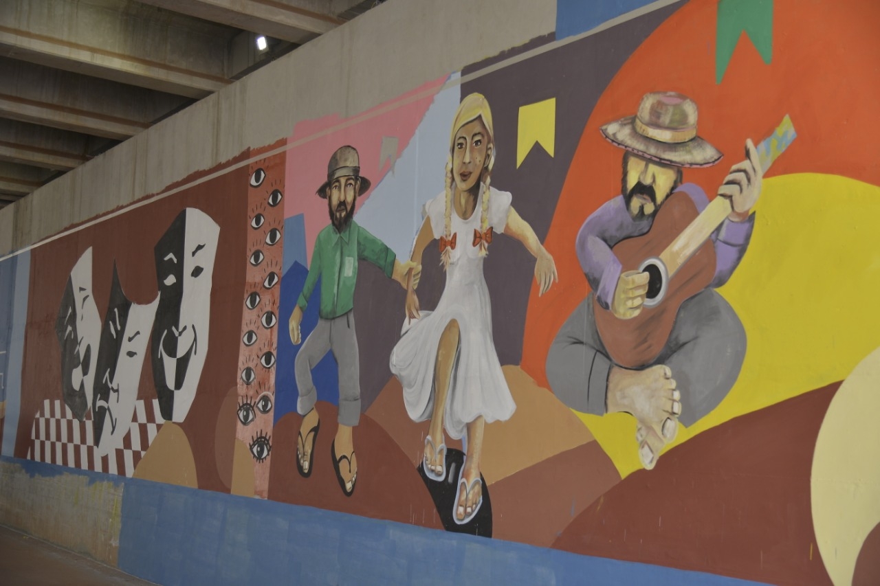 Viaduto da Avenida São Paulo em Aparecida ganha galeria de arte urbana