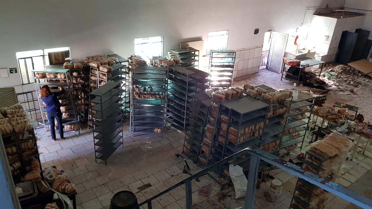 Operação Olho Vivo encontra fábrica de pães clandestina, em Goiânia