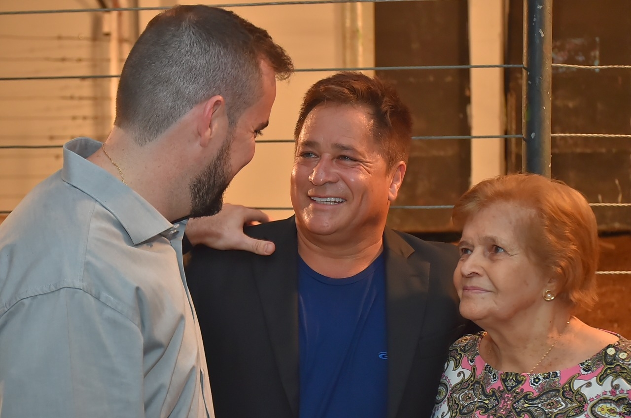 Prefeitura de Aparecida doa ambulância à Casa de Apoio São Luiz e consegue apoio de artistas famosos