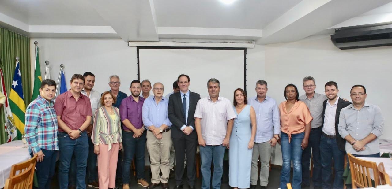 Reforçando perfil municipalista, Lissauer promove encontro com prefeitos de sua base eleitoral